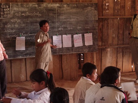 福建乡村教师生活补助标准提高：明年起每人每月不低于500元