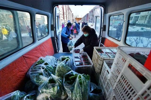社区开通蔬菜直通车 2000多斤果蔬1小时售罄