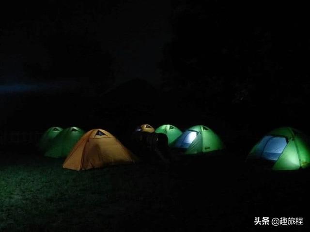 北京郊区的一处帐篷露营基地：睡进青山绿水里,360°观景日出
