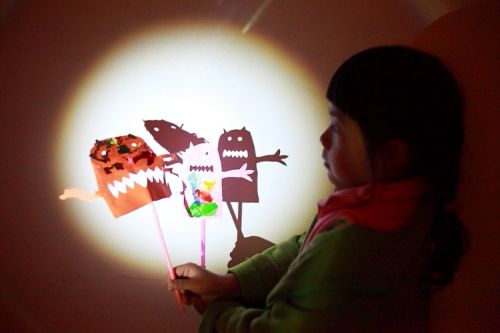 《光影游戏》：幼儿园科学探索主题活动课件，在家带娃也能玩