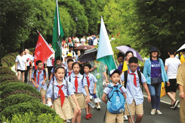 教育部：中小学开展爱国主义与劳动实践教育，推进思政课改革创新