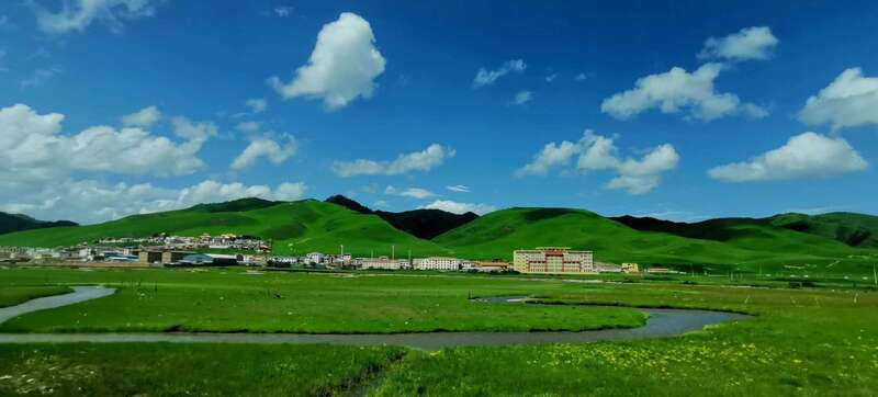 偏远封闭的甘南草原生态小康村：村美民富成藏乡江南