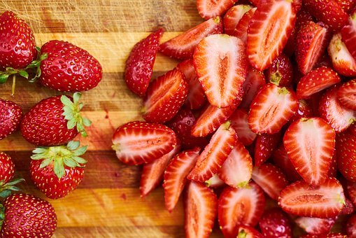 草莓种植户知道草莓的这几种加工方法，增加收益是理所当然的事的