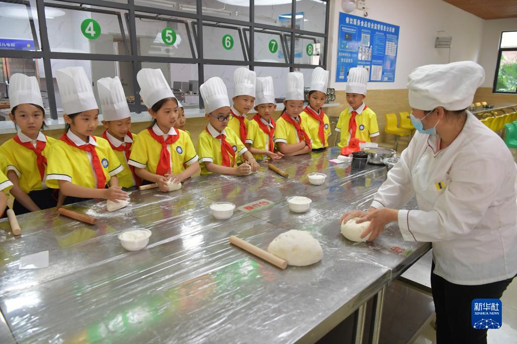 食材料理-面点制作-厨艺烹饪：劳动实践课进校园，劳动技能大比拼